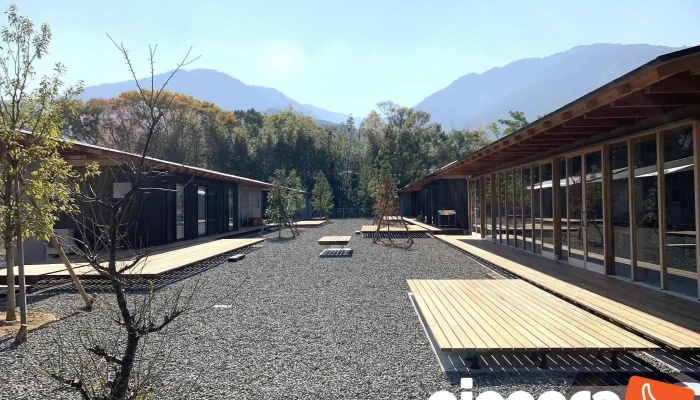 San Hao Shi Di Fang Chuang Sheng Shi Ye Rimo Towa KuDui Ying Zhu Zhai Wai Guan - 三好市