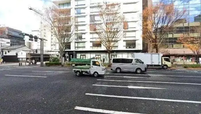 Zhu Shi Hui She KiyariaZong Yan Sutori Tobiyu To 360deg Biyu - 京都市